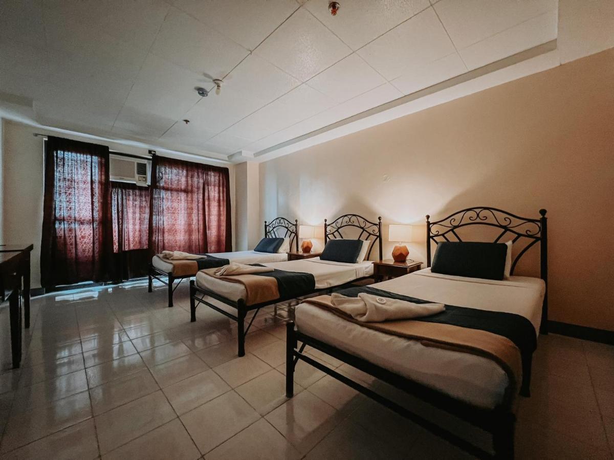 Fuente Hotel De Cebu Exterior photo