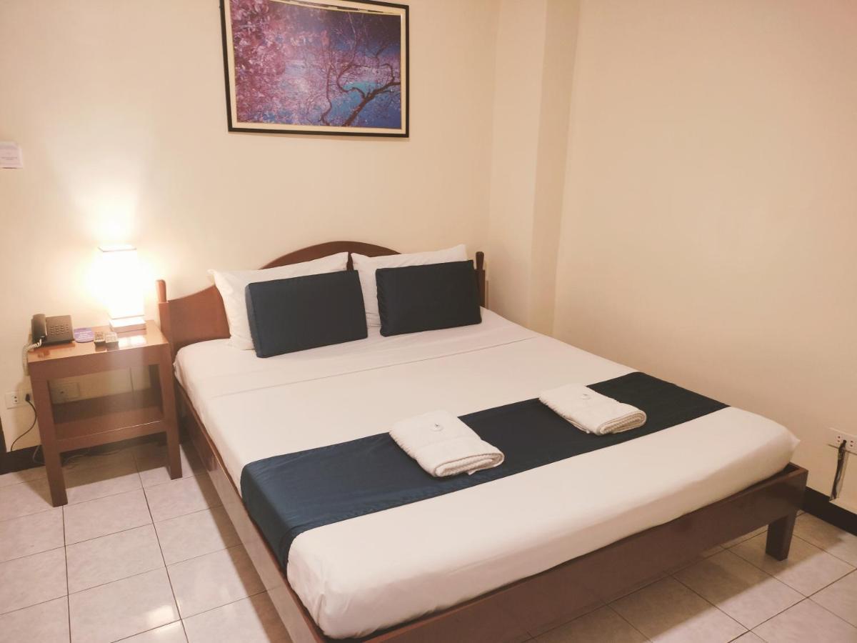Fuente Hotel De Cebu Exterior photo